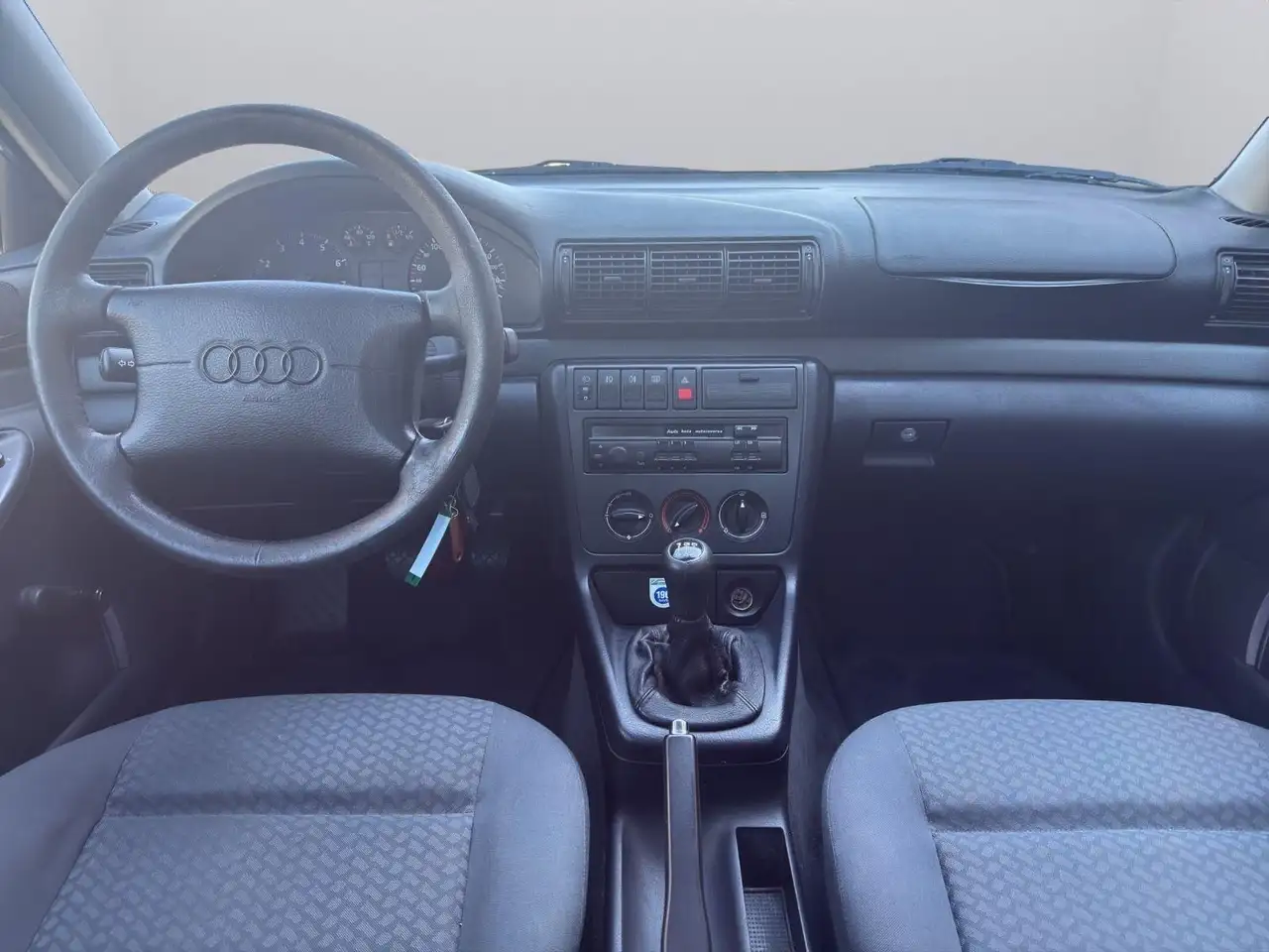 Audi A4 1.8l - Metallic|SCHIEBEDACH|, foto 10