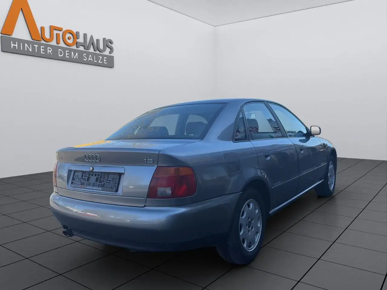 Audi A4 1.8l - Metallic|SCHIEBEDACH|, foto 6