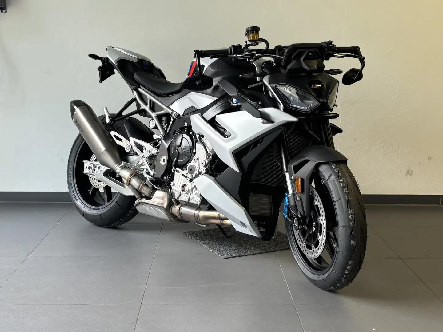 BMW M 1000 R Sofort Verfügbar+Sozius Paket I Lieferung Blanc - 1