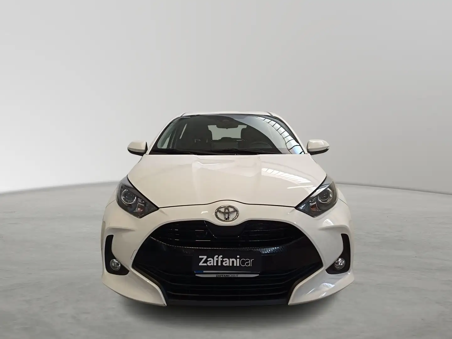 Toyota Yaris 1.0 5 porte Active Bianco - 2