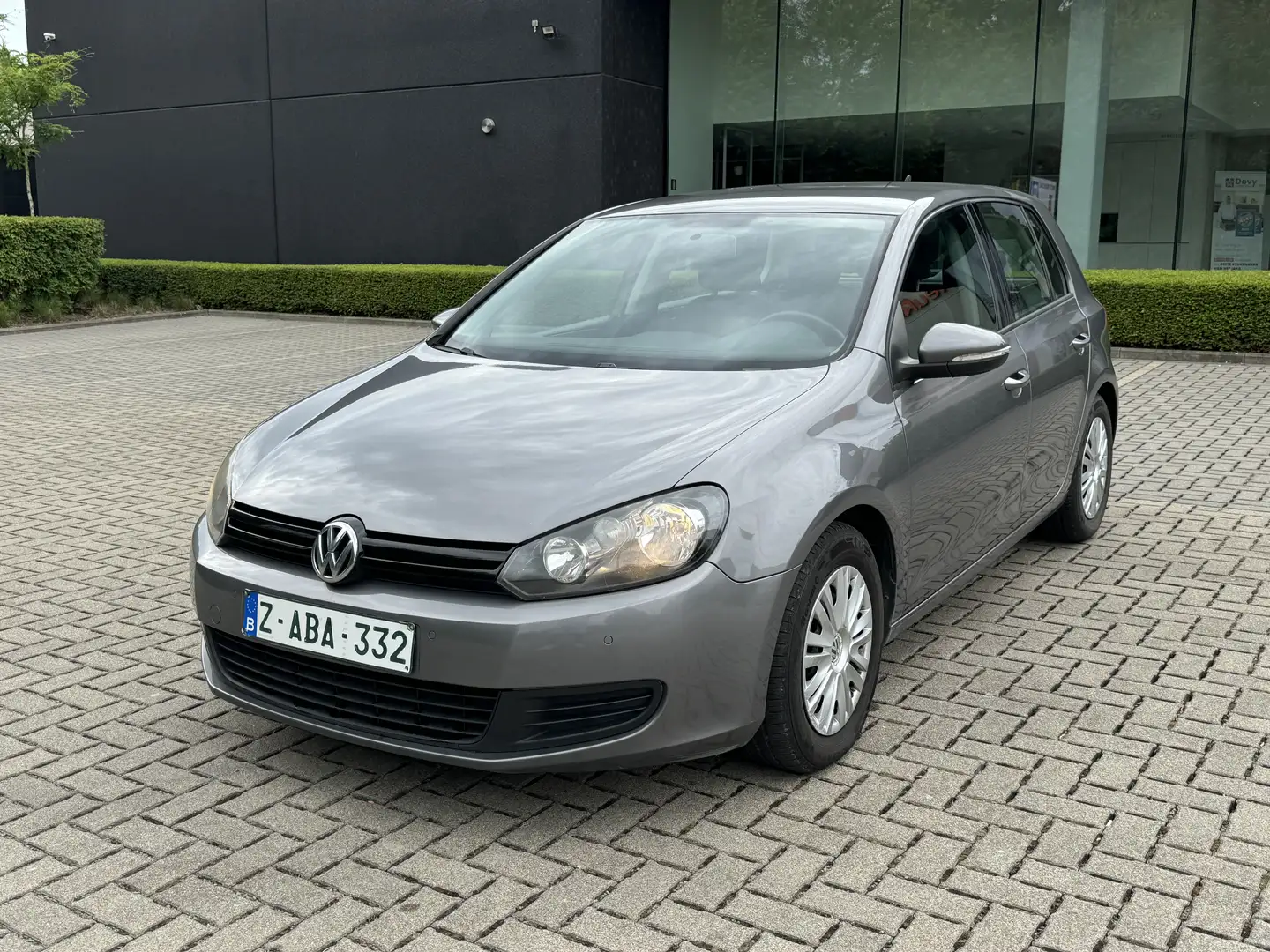 Volkswagen Golf 1.6 TDI 105 FAP CR BlueMotion Confortline Business Gris - 1