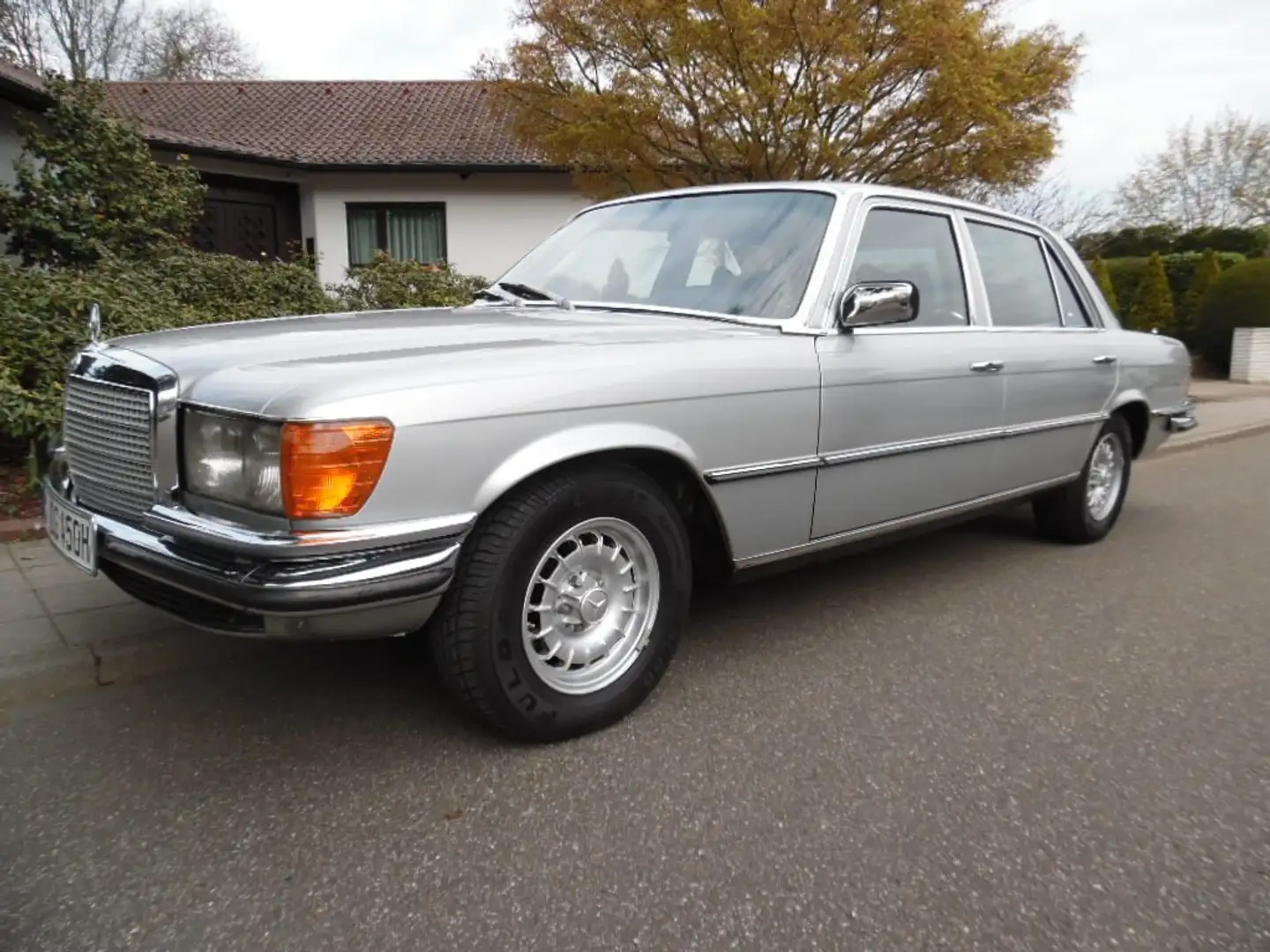 Mercedes-Benz 450 SEL Argintiu - 2