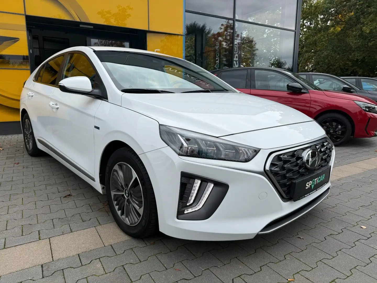 Hyundai IONIQ Ioniq Style Plug-In Hybrid Wit - 1