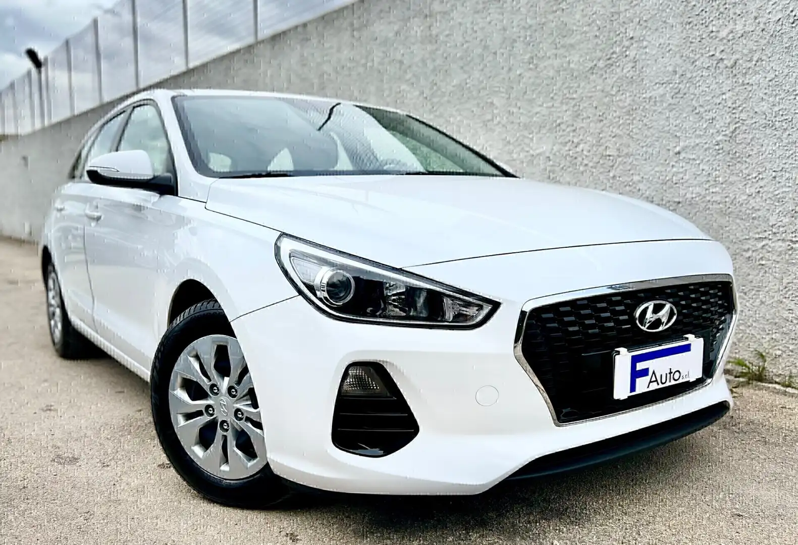 Hyundai i30 Wagon 1.6 CRDi 110CV Bianco - 1