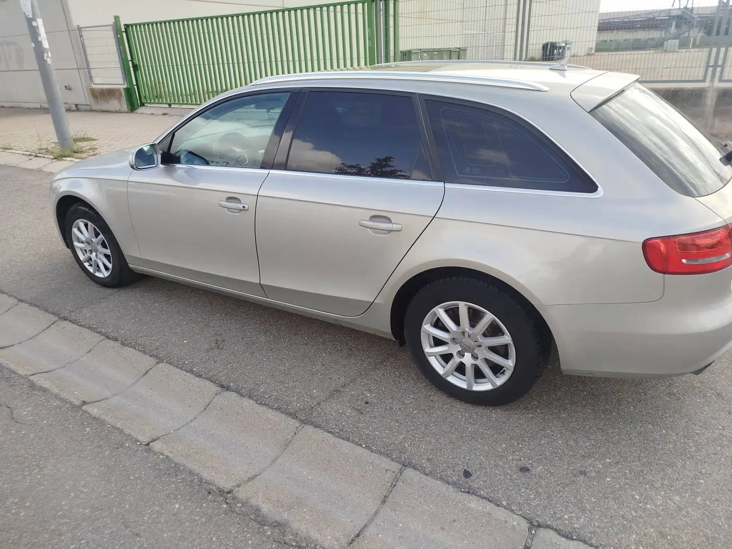 Audi A4 Audi A4 Avant Plateado - 1