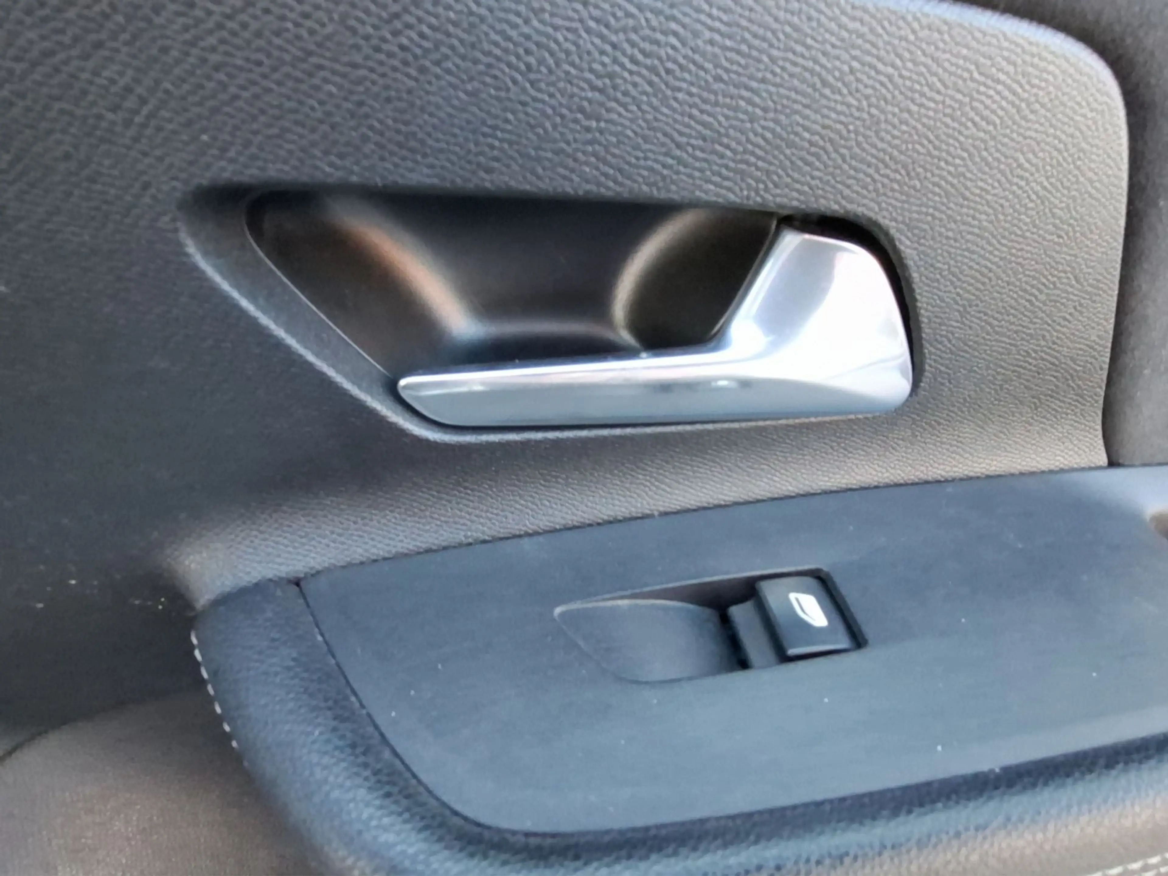 Opel Mokka 1.2 Turbo Ultimate, Alcantara — photo 18
