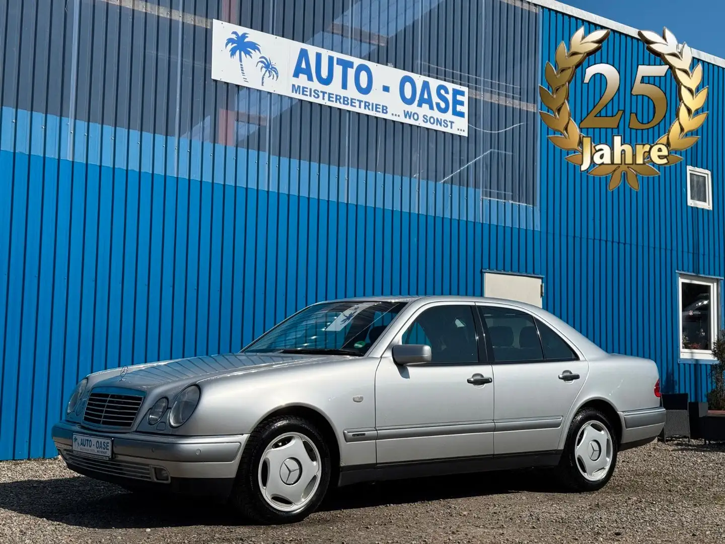 Mercedes-Benz E 280 *Automatik**Xenon*PDC*Klima* Argent - 1