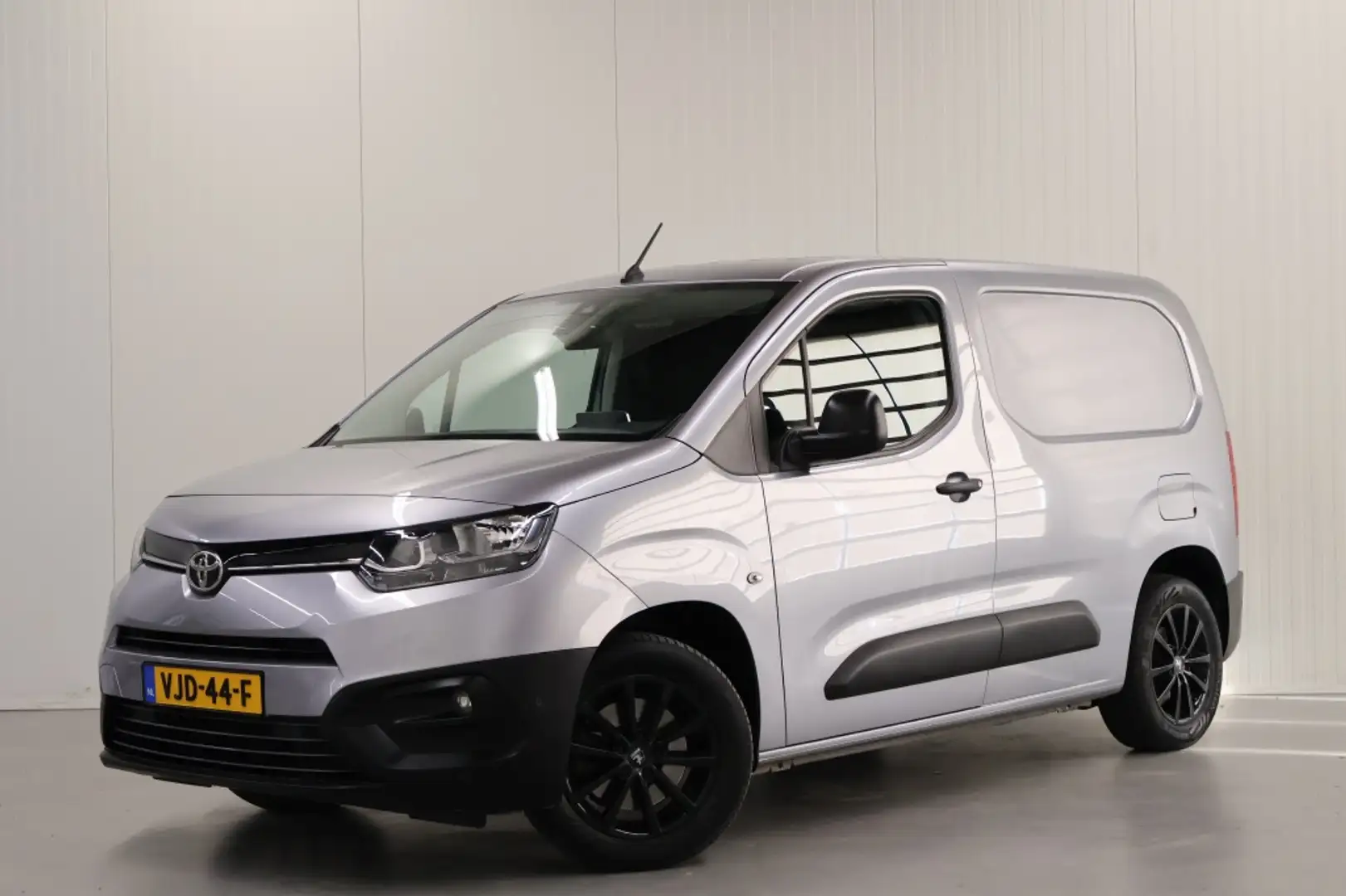 Toyota Proace City 1.5 D-4D Profess. Gris - 1