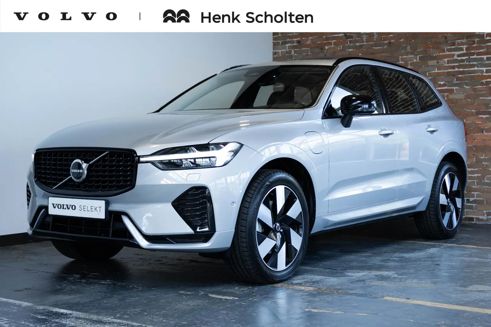 Volvo XC60 T6 Plug-in hybrid AWD Ultra Dark | Panoramadak met Grau - 1
