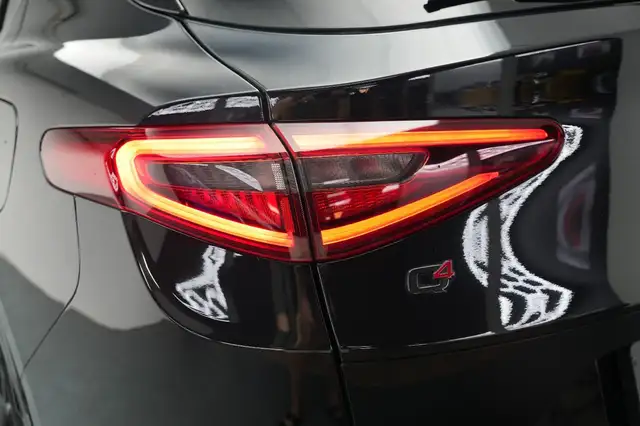 Alfa Romeo Stelvio view 10