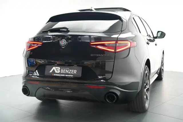 Alfa Romeo Stelvio view 9