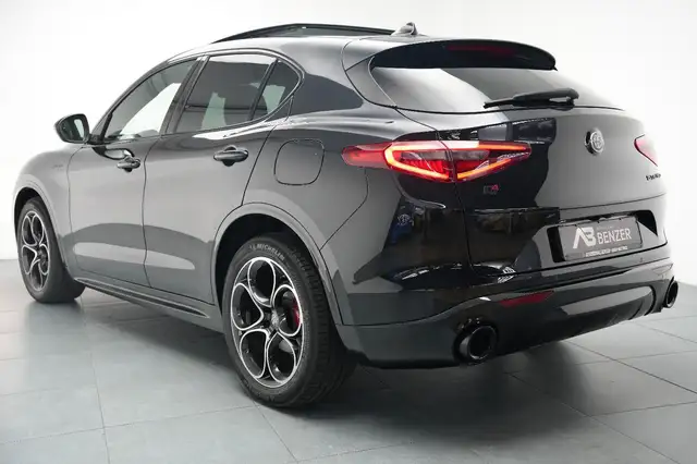 Alfa Romeo Stelvio view 7