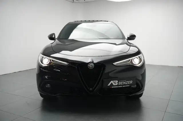 Alfa Romeo Stelvio view 3
