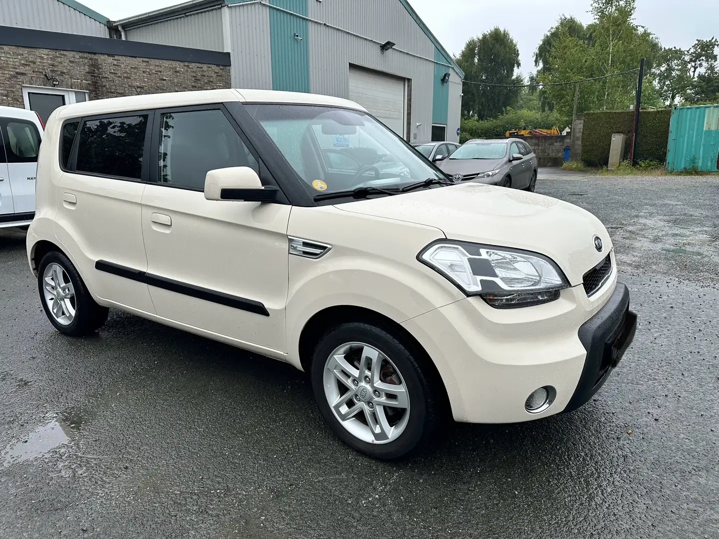 Kia Soul 1.6 CRDi Béžová - 1