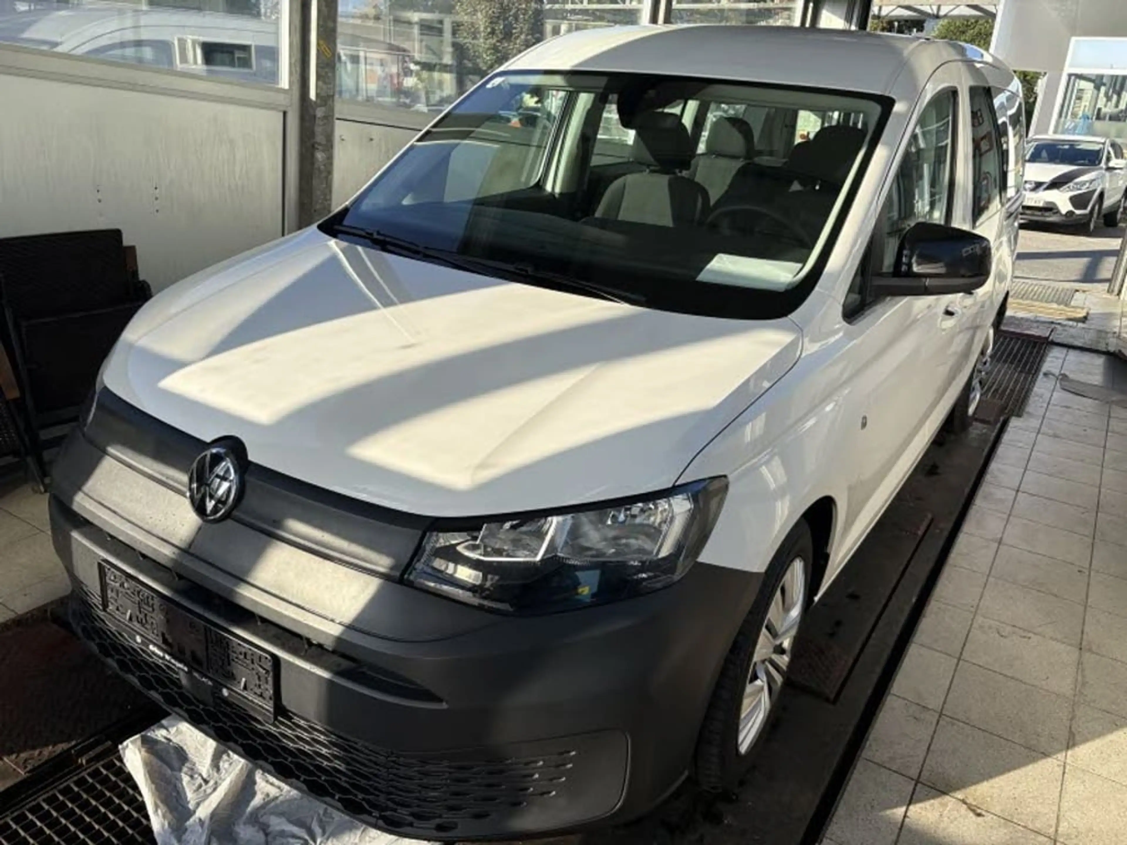 Volkswagen Caddy Maxi 4Motion-Top Zustand Np 39000 Eur! — photo 2