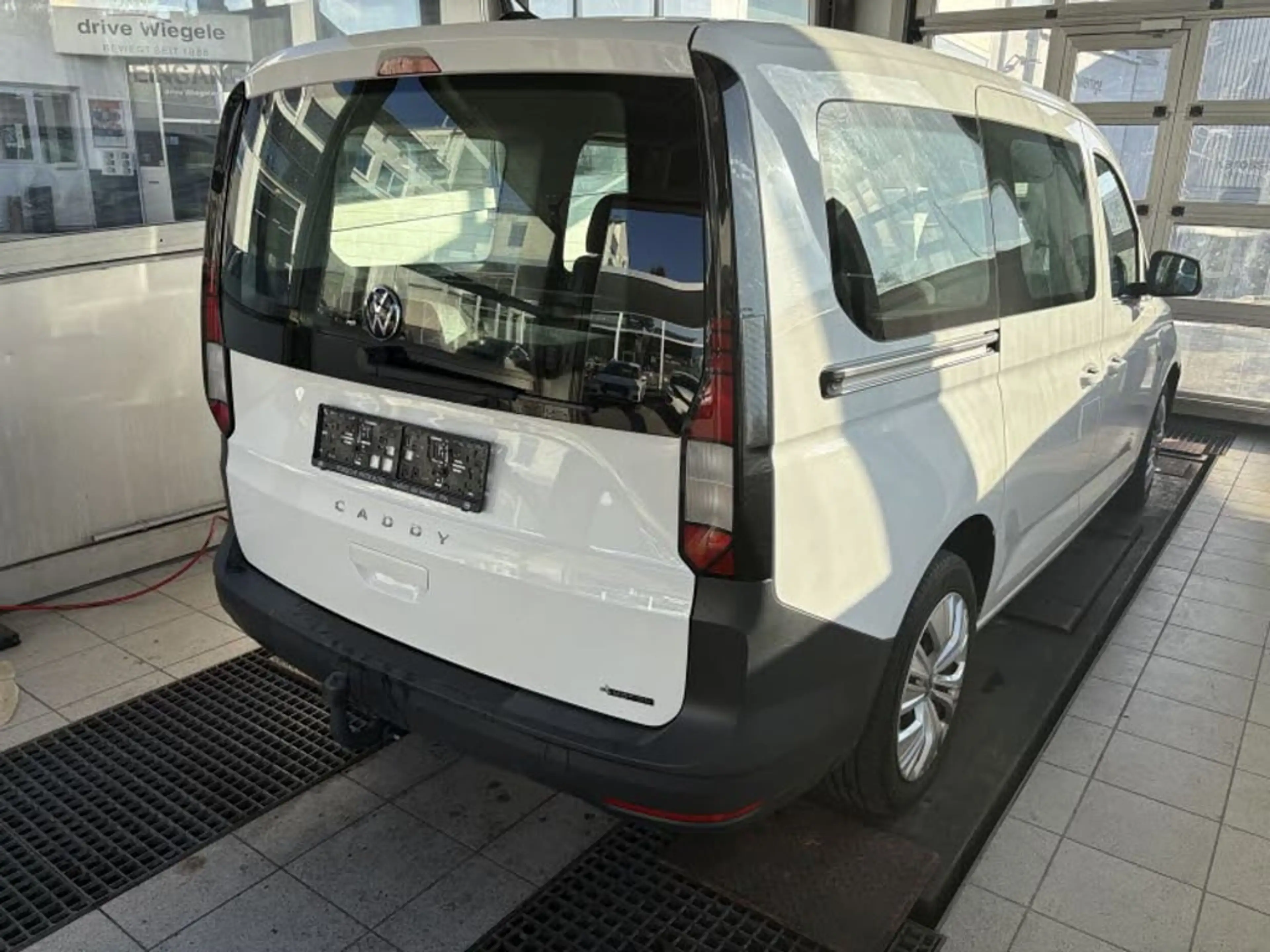 Volkswagen Caddy Maxi 4Motion-Top Zustand Np 39000 Eur! — photo 3
