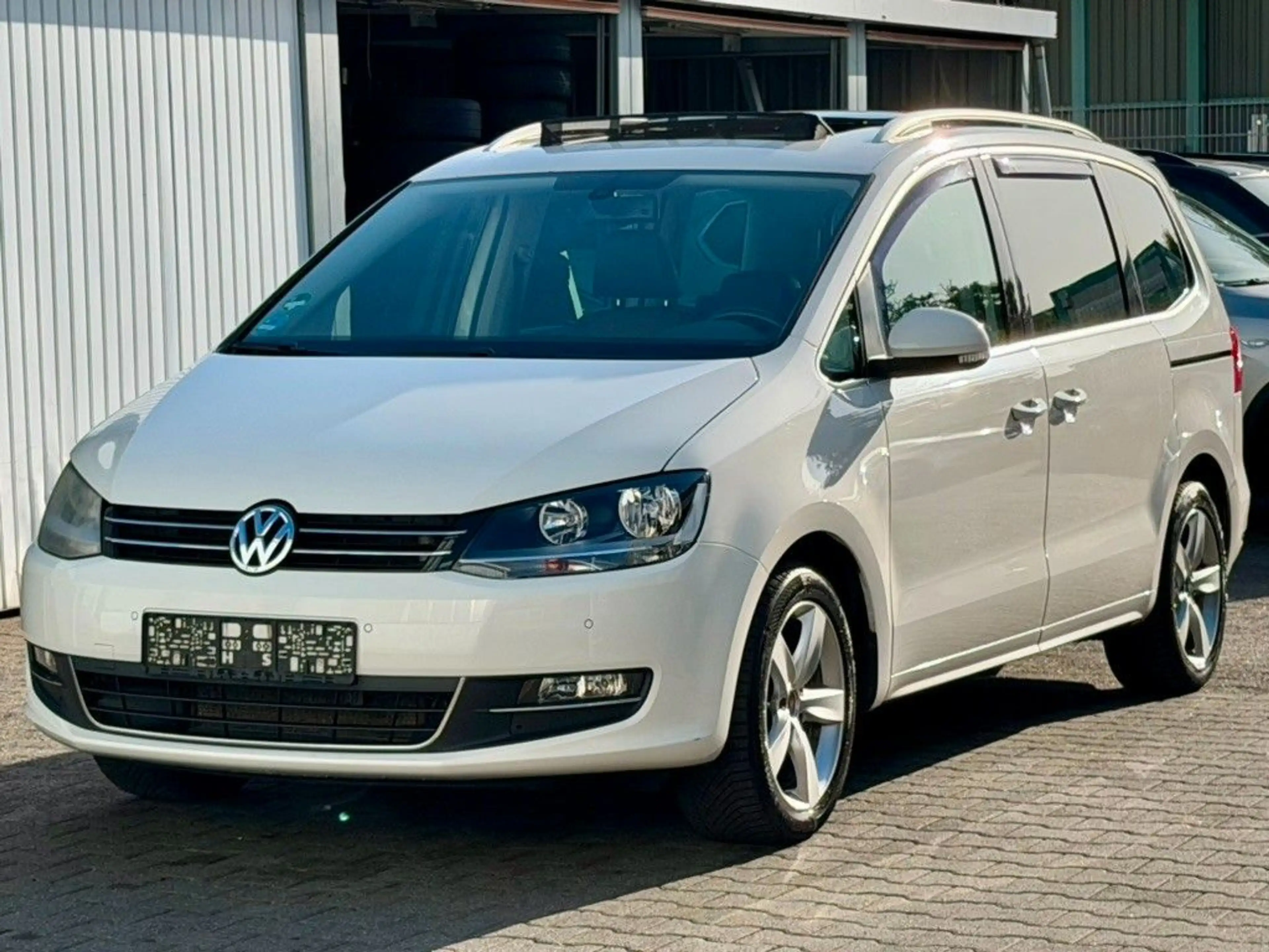 Volkswagen Sharan 2.0 TDI Highline Autom. Leder Pano BMT