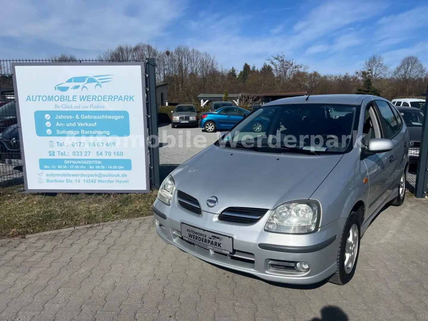 Nissan Almera Tino Acenta plus Silber - 1