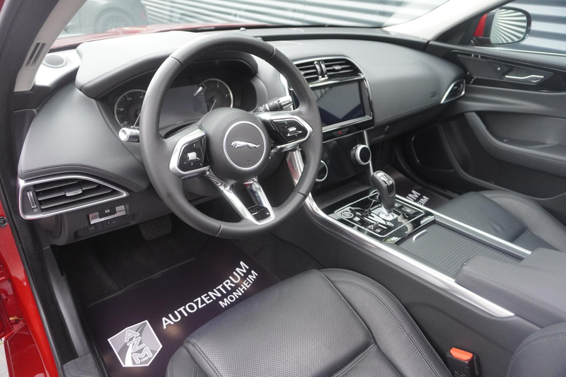 Jaguar XE S 2.0 AWD PANORAMA|KAMERA|APPLE|NAVI|ACC|LED — photo 13