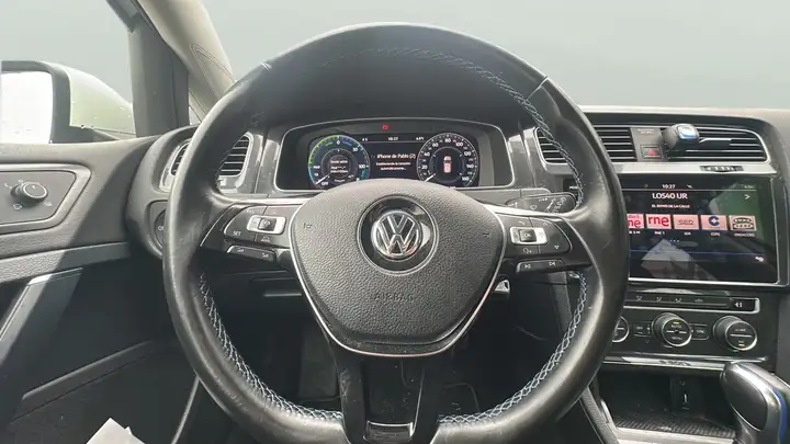 Volkswagen Golf VII e-Golf ePower (2017) 2018, foto 9