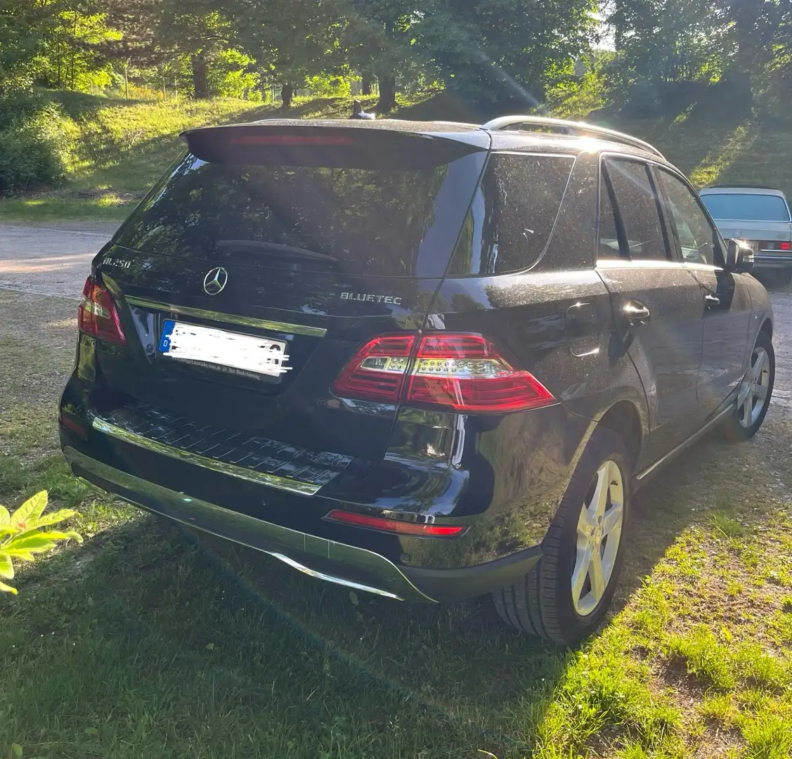 Mercedes-Benz ML 250 BlueTEC 4MATIC 7G-TRONIC Fekete - 2