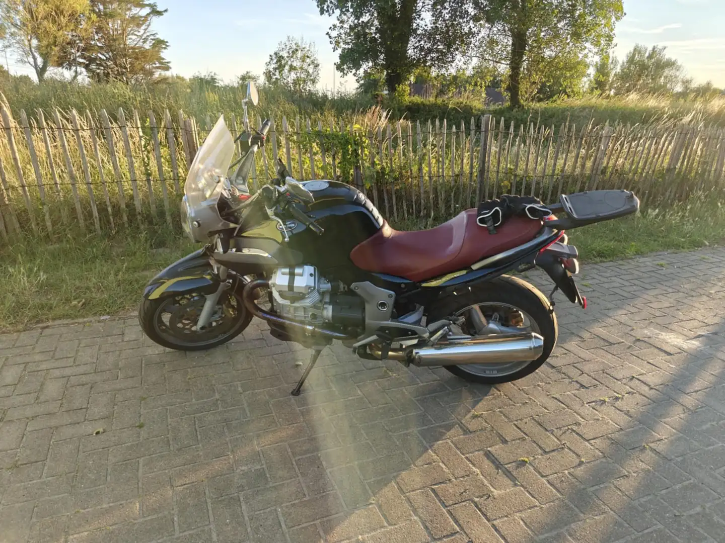 Moto Guzzi Breva 850 Noir - 1