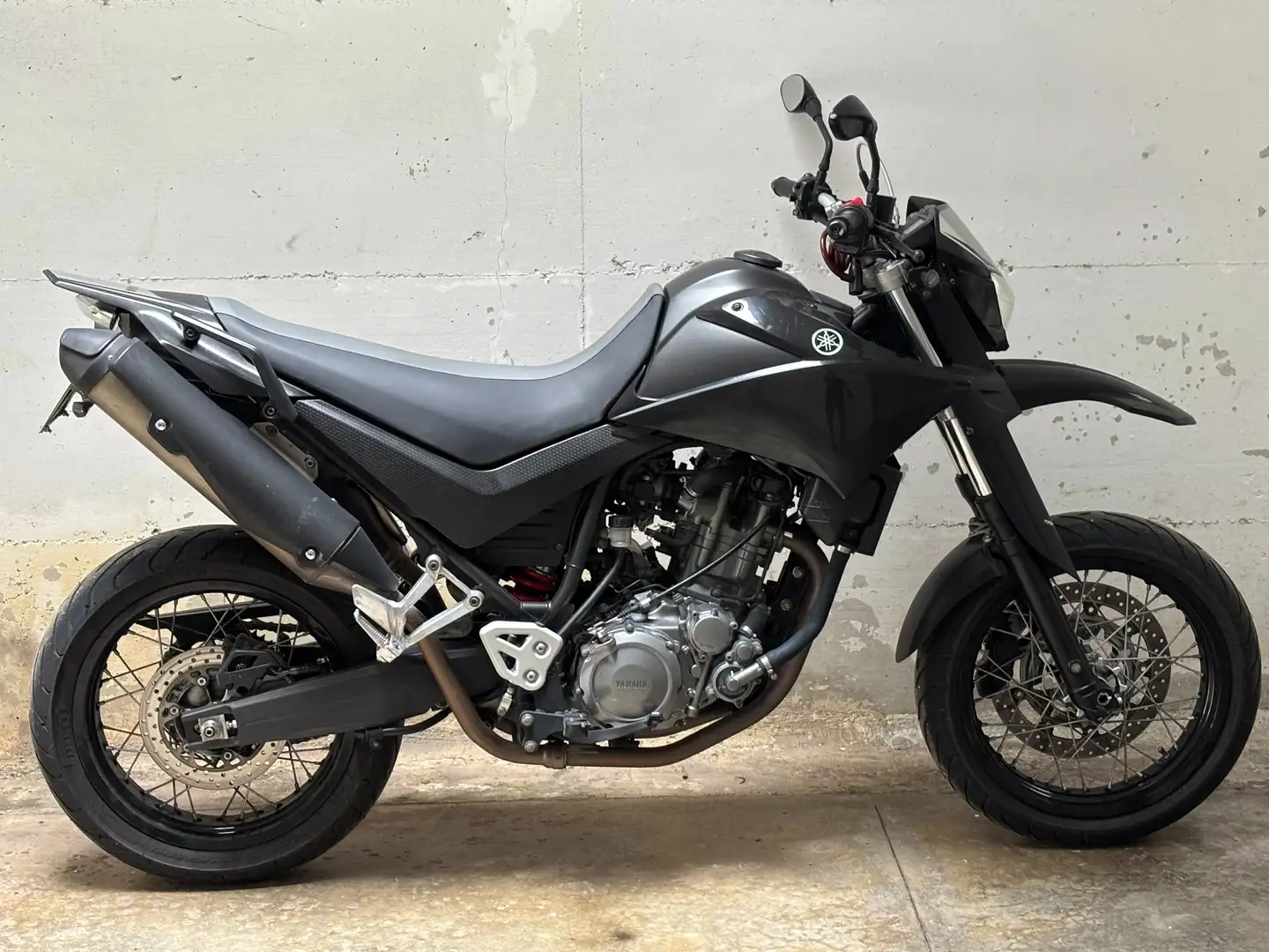 Yamaha XT 660 Dark Negro - 2