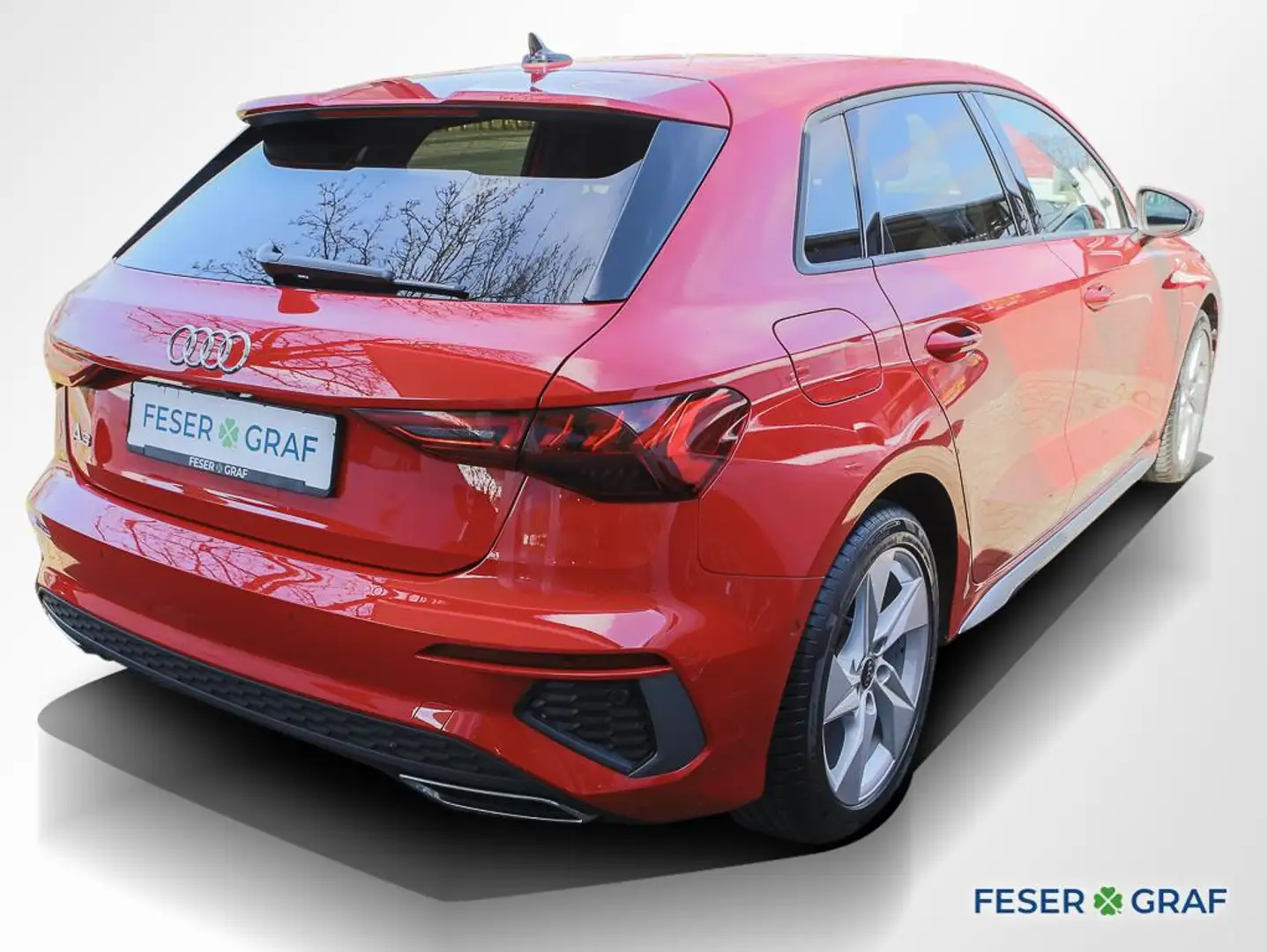 Audi A3 35 TDI S line ext. AHK LED Navi Pano Rot - 2