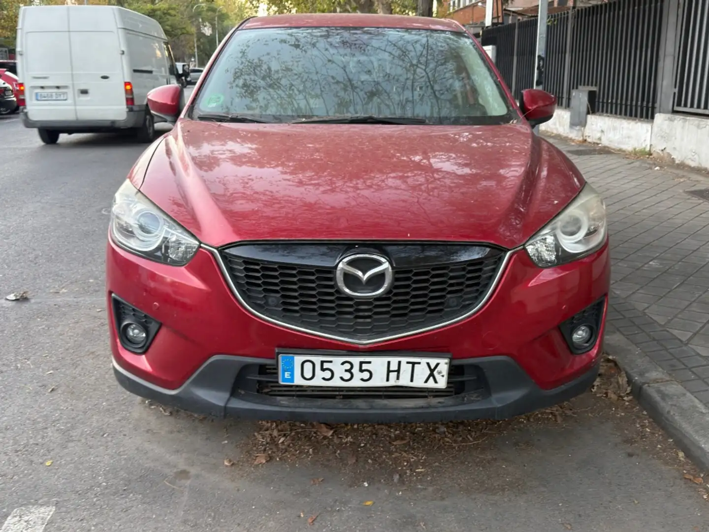 Mazda CX-5 2.2DE Luxury + Navegador 4WD Burdeos - 2