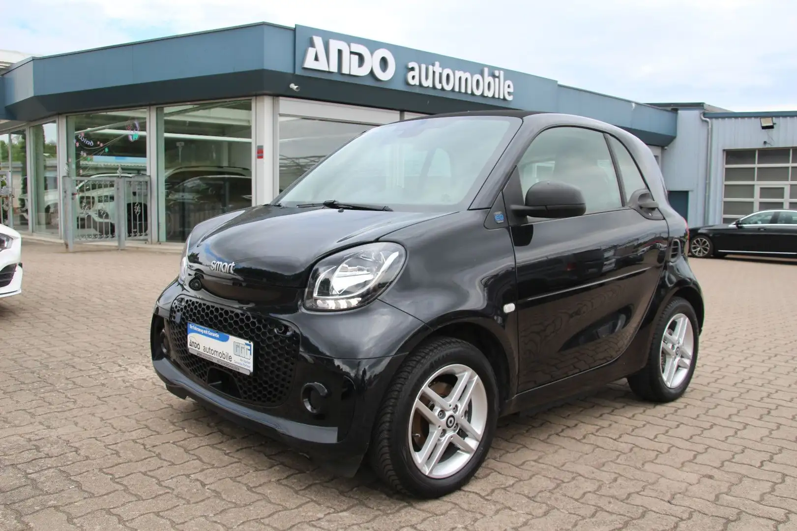 smart forTwo coupe electric drive / EQ Automatik/Klima Schwarz - 1