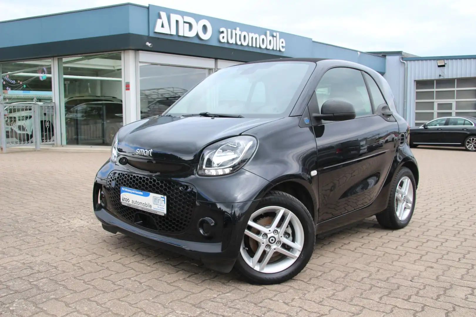 smart forTwo coupe electric drive / EQ Automatik/Klima Schwarz - 2