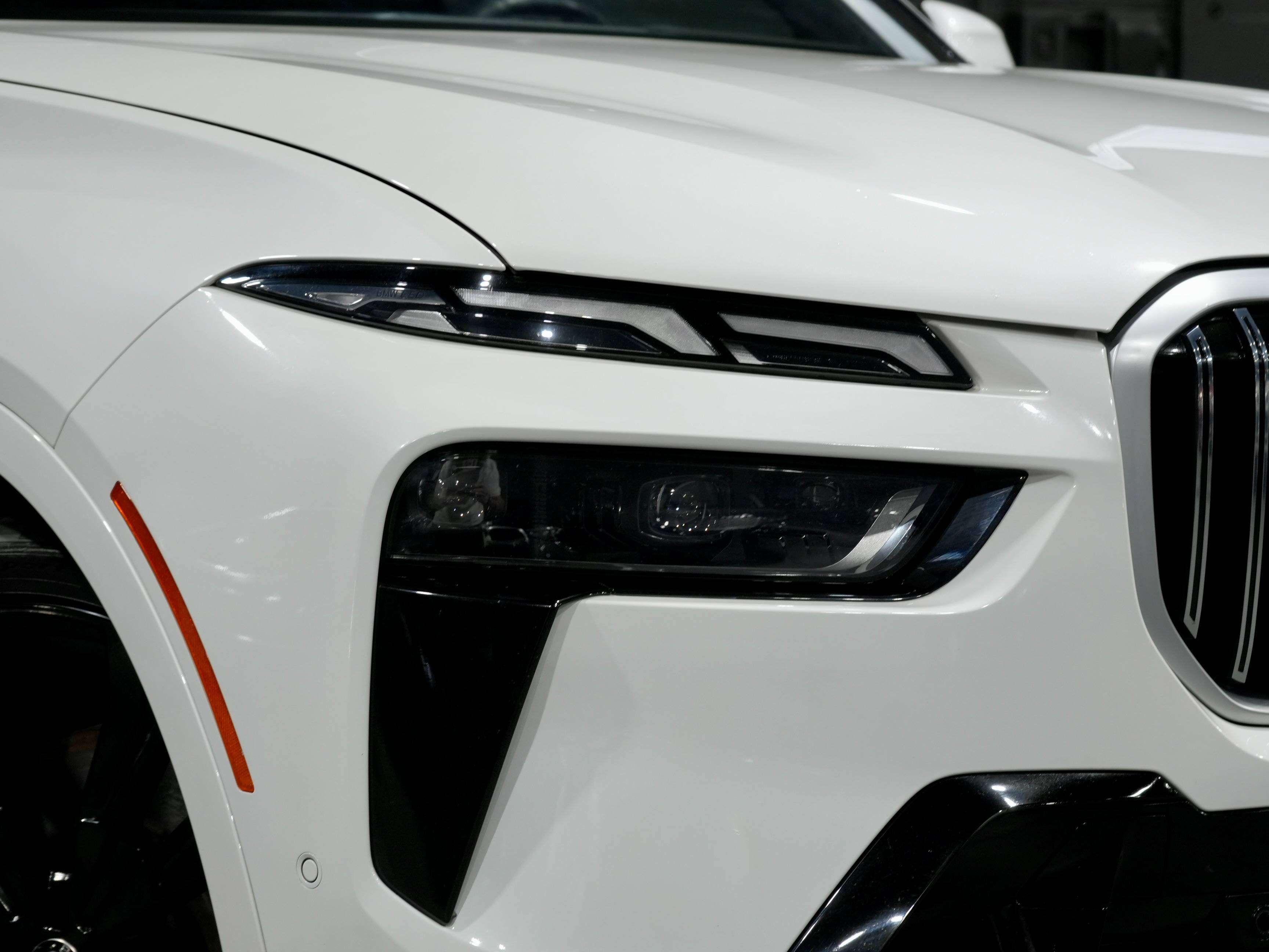 2023 BMW X7