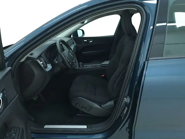 Volvo XC60 view 10