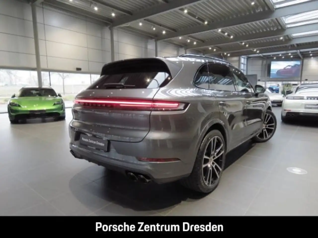 Porsche Cayenne *Panorama*AHK*Sportaga*Bose*HD Matrix 8