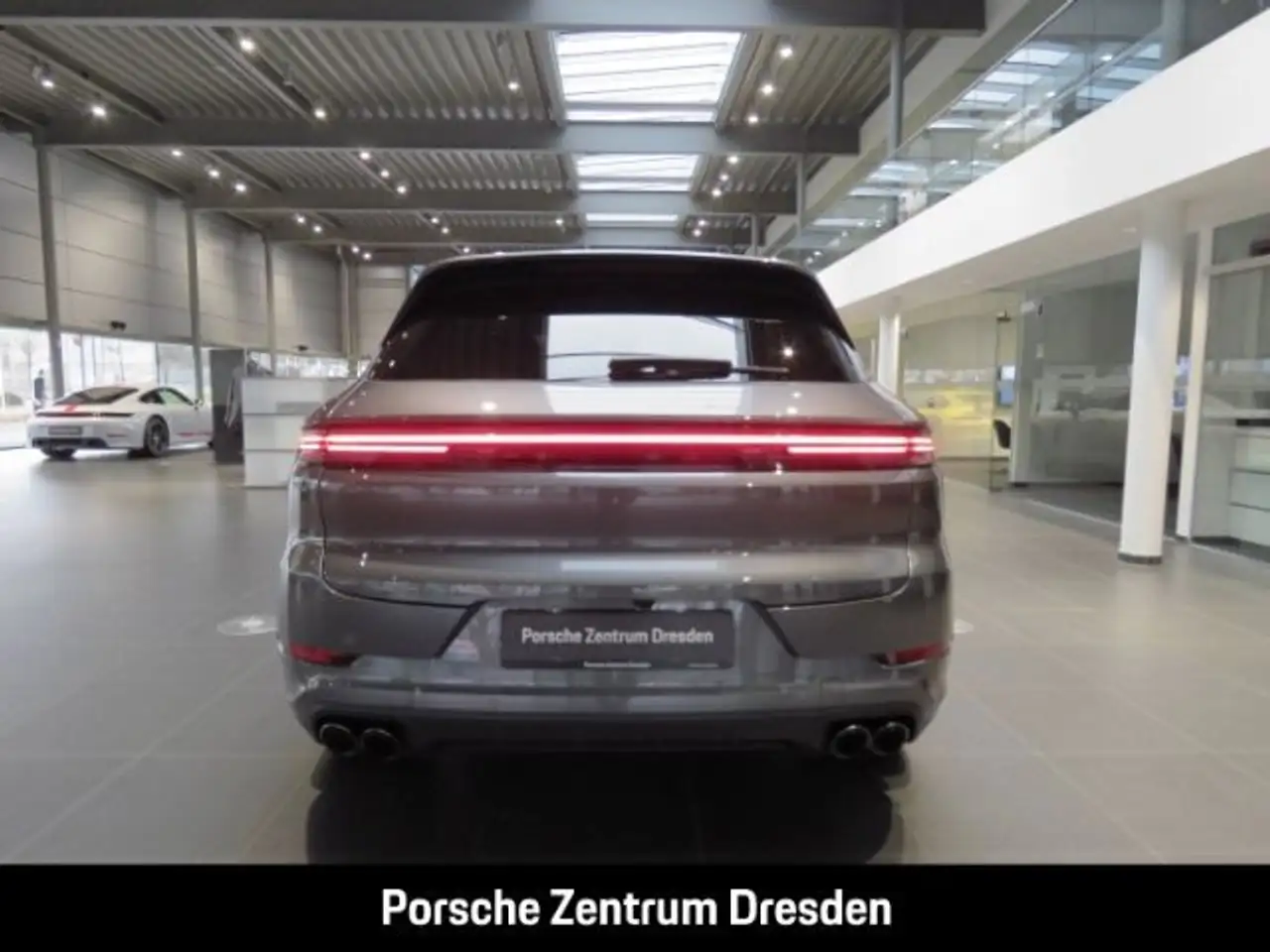 Porsche Cayenne *Panorama*AHK*Sportaga*Bose*HD Matrix 6