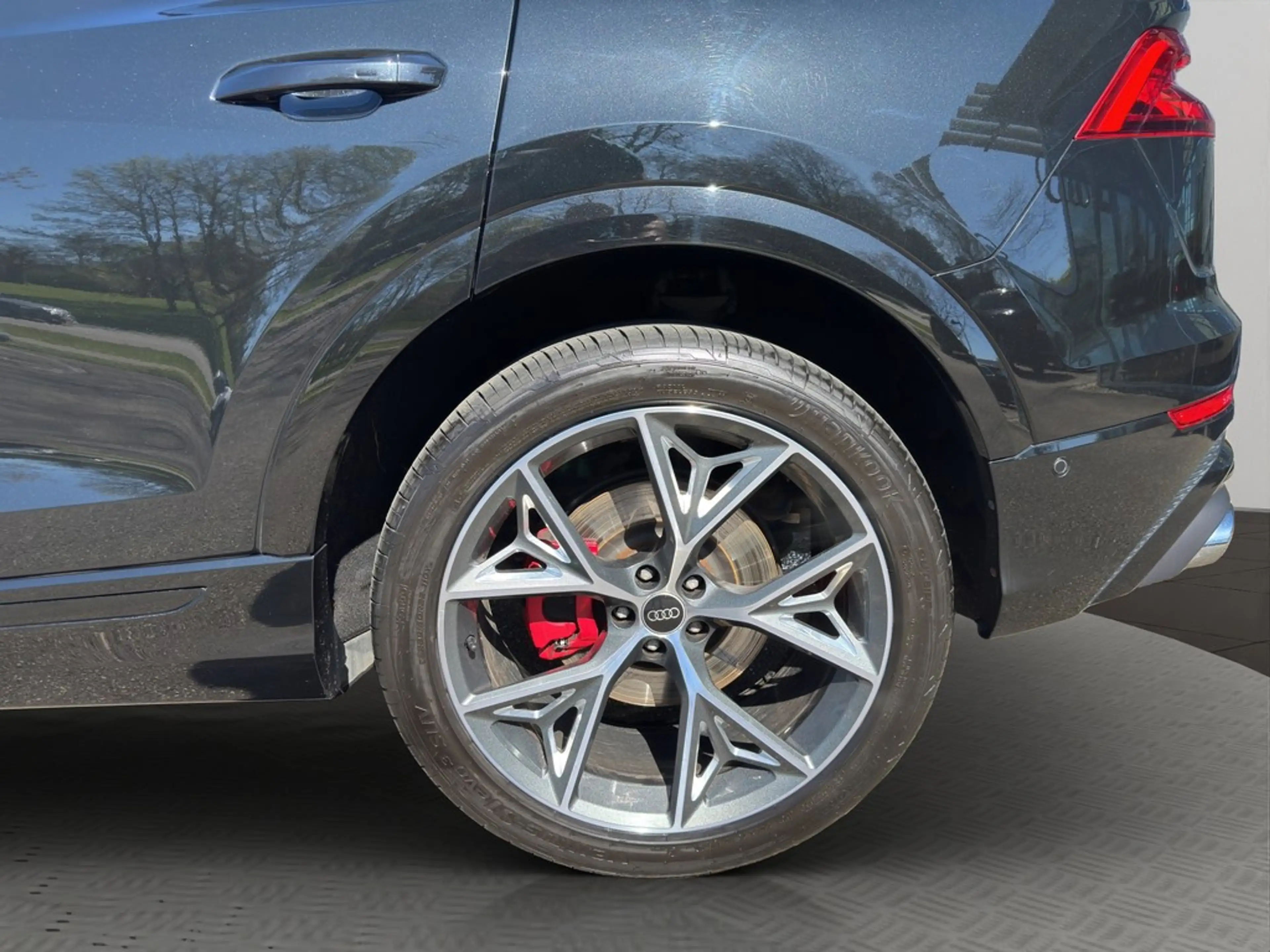 Audi SQ8 4.0 TFSI Quat. Tiptr. AHK Pano Standheizung — photo 3