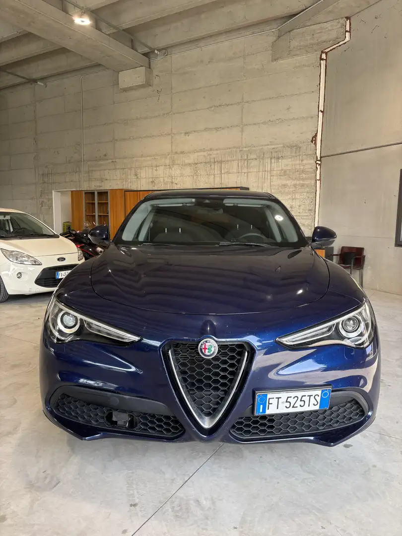 Alfa Romeo Stelvio 2.2 t Business rwd 160cv auto my19 Blau - 1