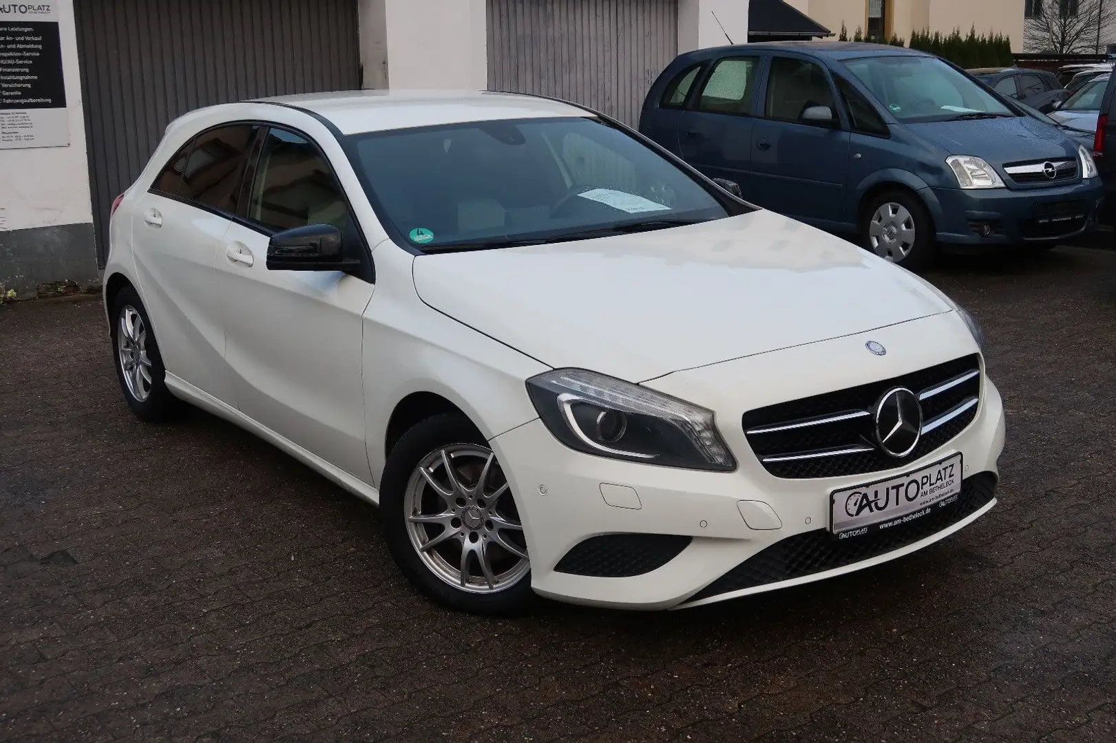 Mercedes-Benz A 180 BlueEfficiency *XENON *NAVI *KAMERA *ALU Blanc - 1