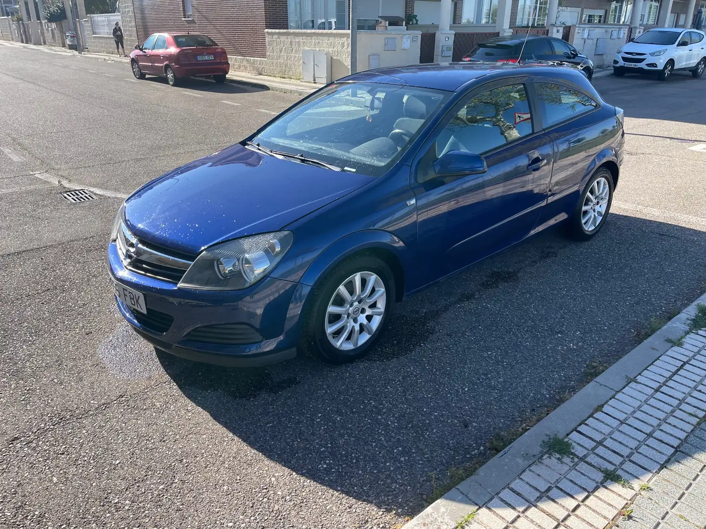 Opel Astra GTC 1.7CDTi Enjoy Azul - 1