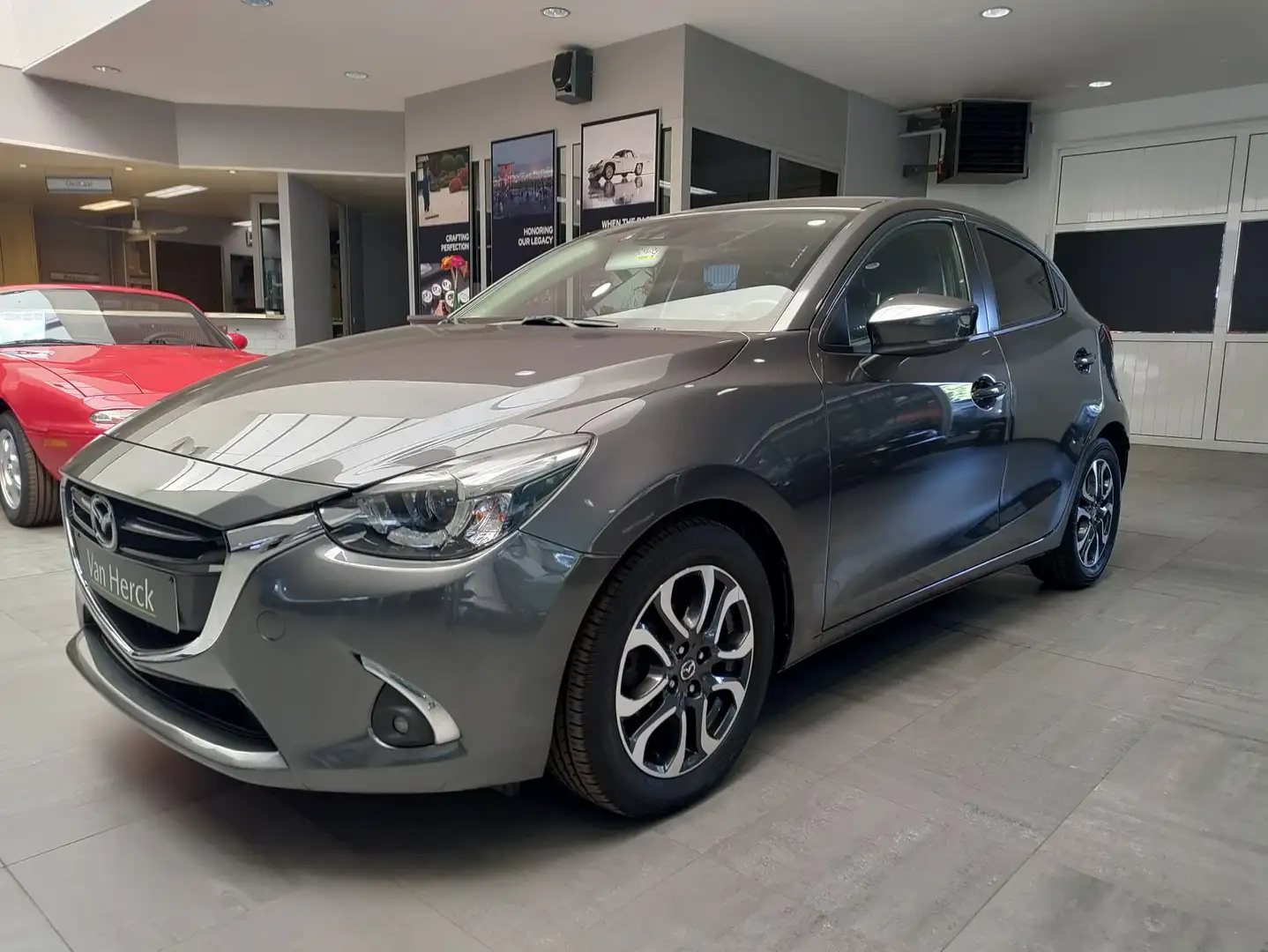 Mazda 2 SKYACTIV-G skyCRUISE AUT - 1