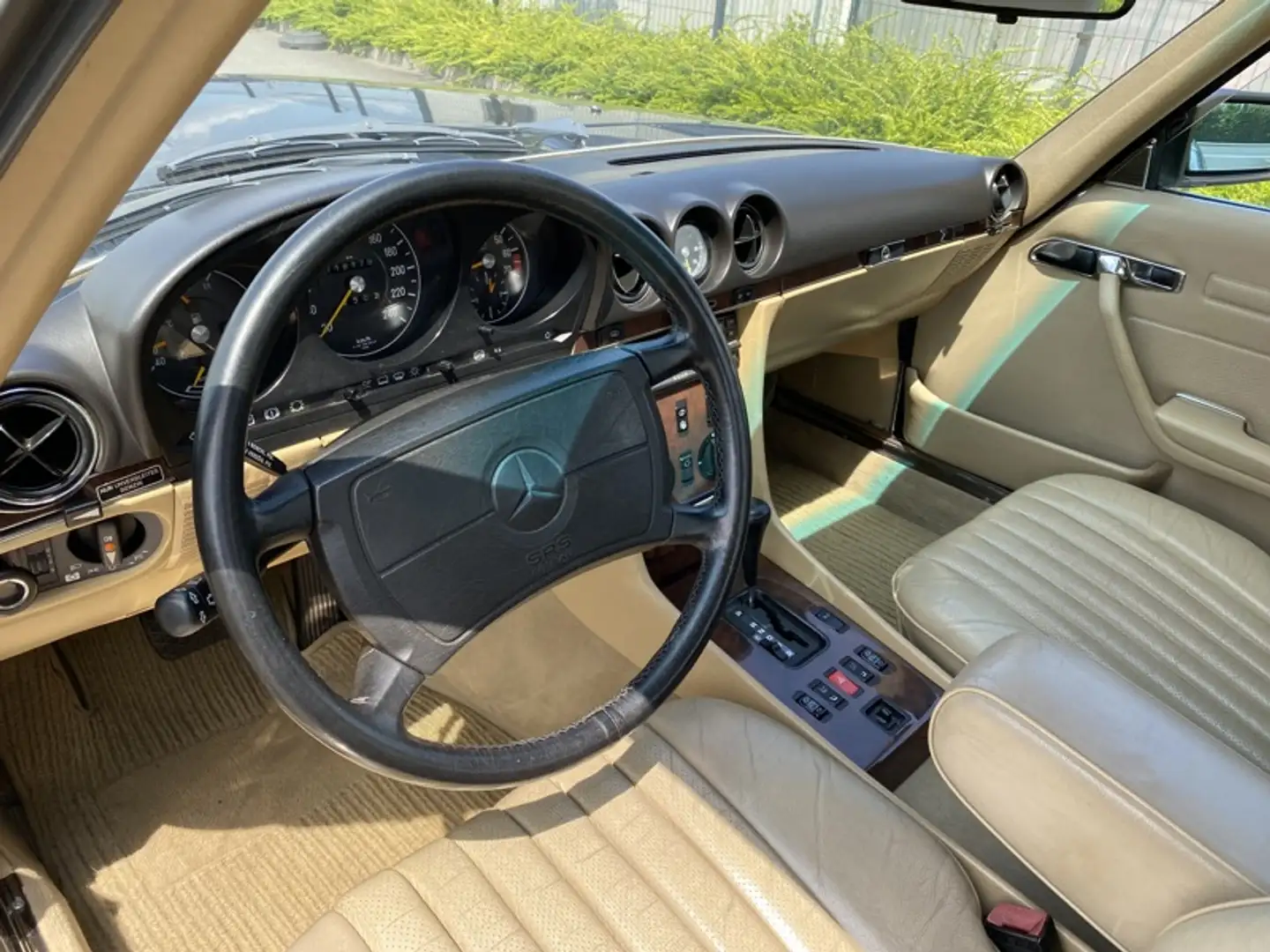 Mercedes-Benz SL 300 R107 Gris - 2