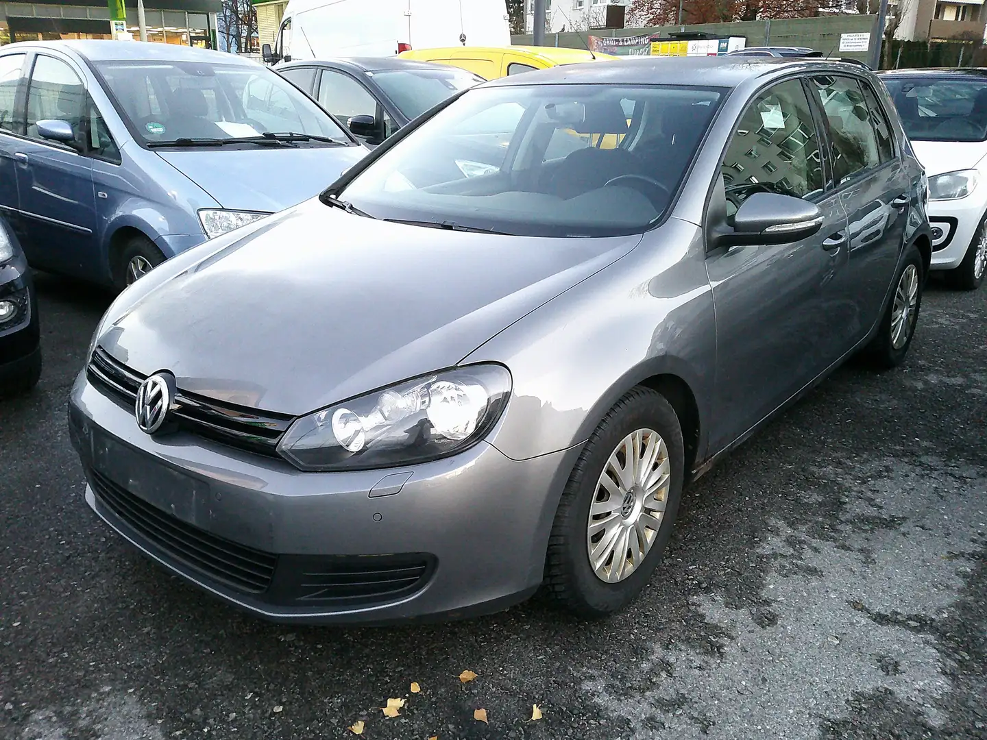 Volkswagen Golf Trendline BlueMotion/BMT Grijs - 1