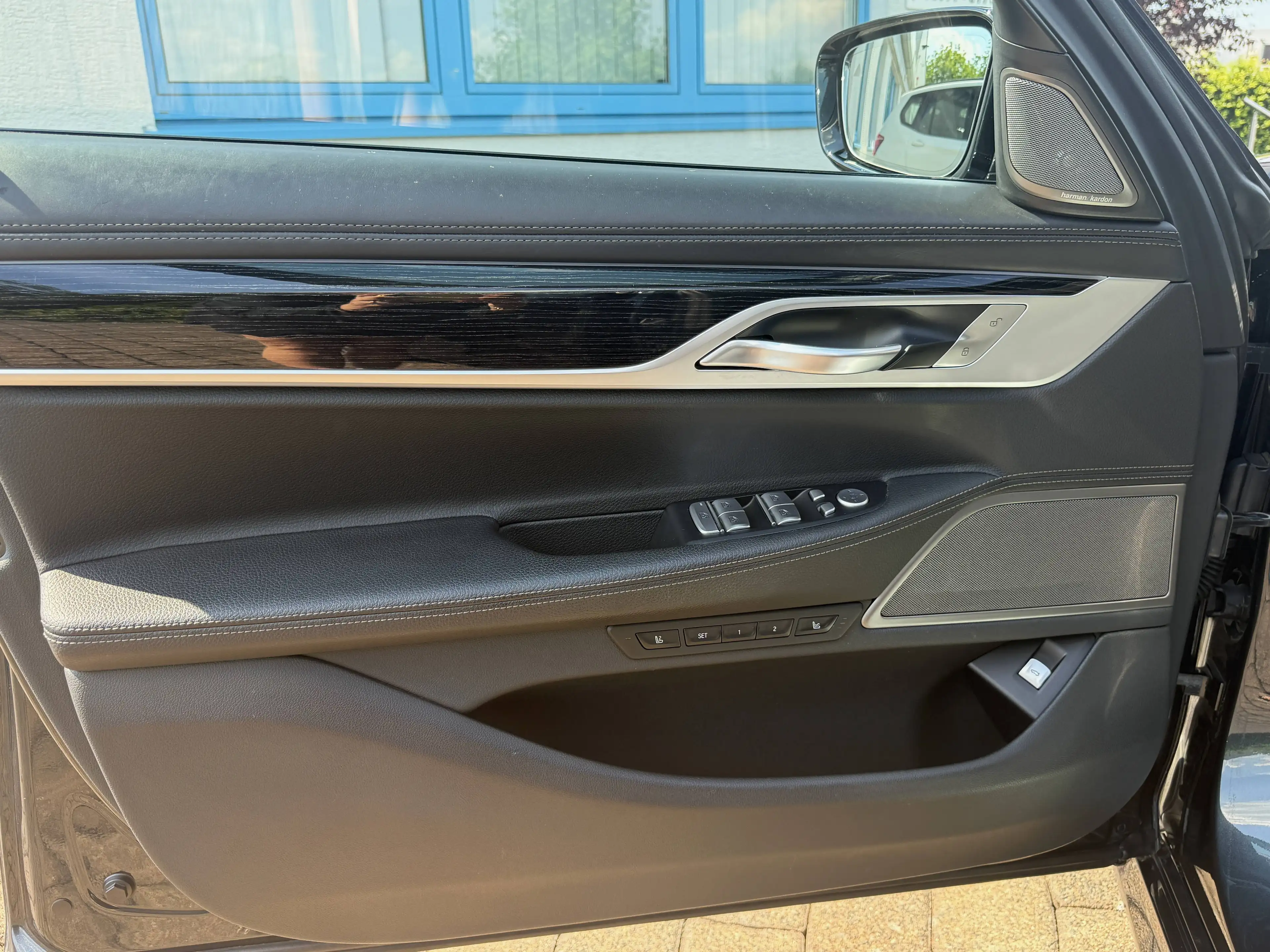 BMW 740 d xDrive Lim. M Sport HUD AHK Standheizung Massage — photo 8