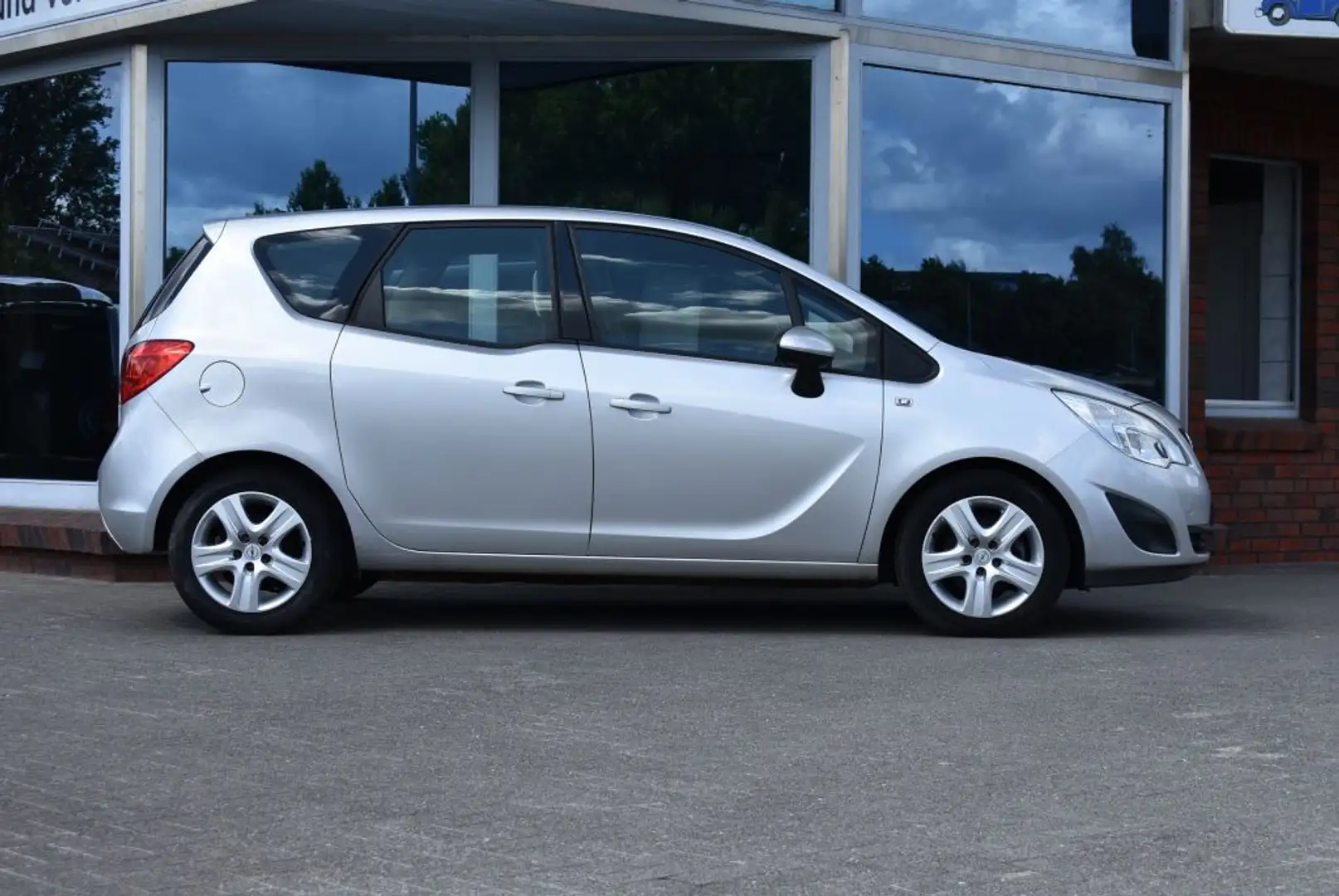 Opel Meriva 1.3 CDTI ecoflex Edition TÜV neu zzgl. 551.- Euro Silber - 2