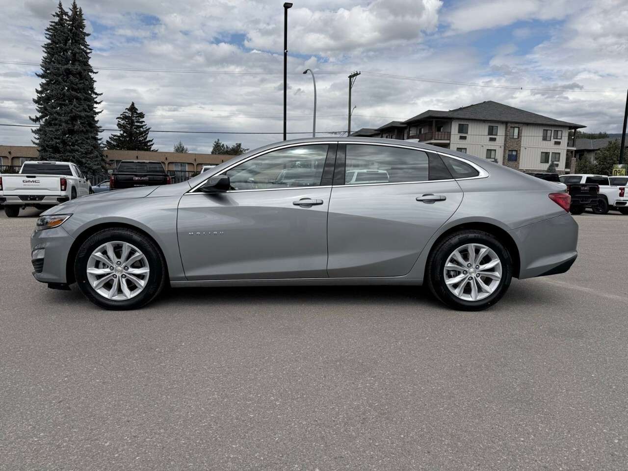 2025 Chevrolet Malibu 4dr Sdn 1LT — снимка 1