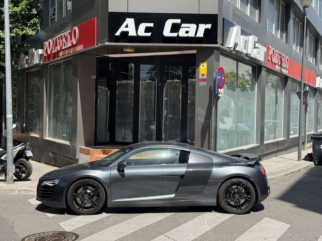 Audi R8 4.2 FSI quattro R tronic - foto 1