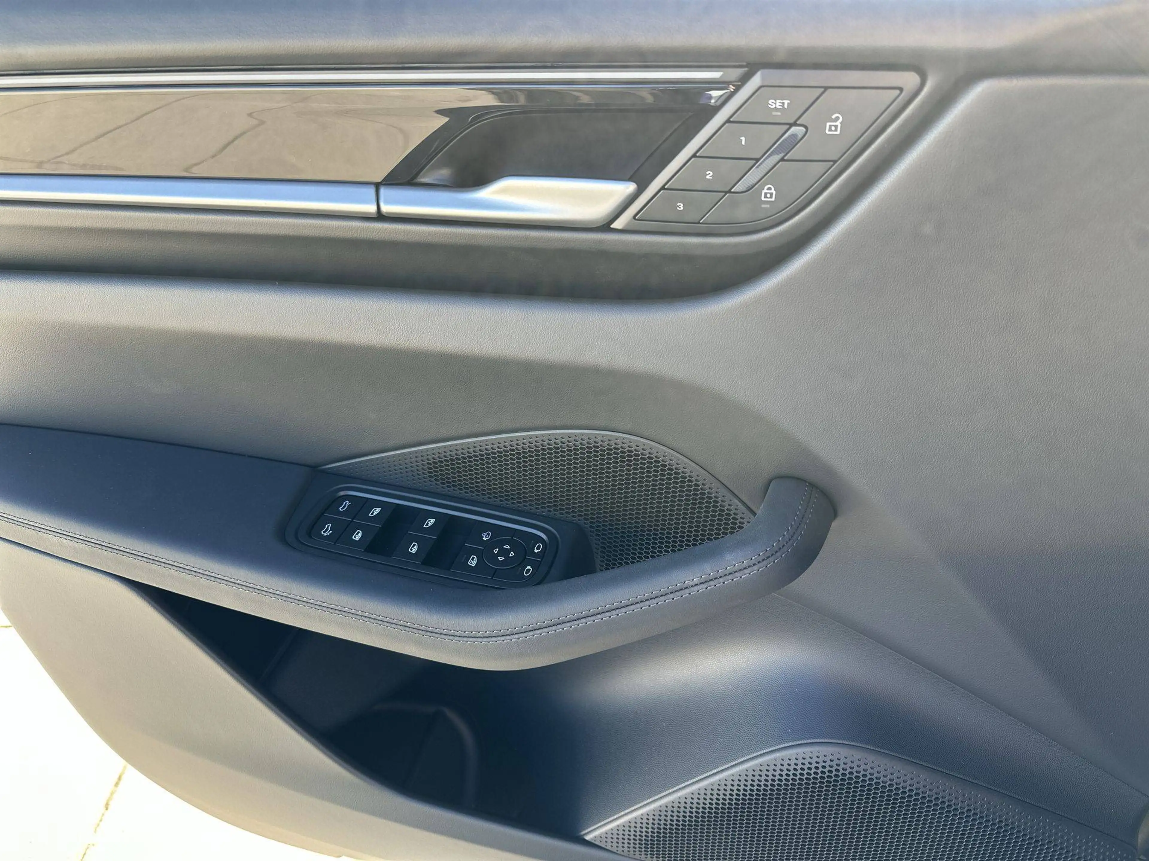 Porsche Macan ELECTRIC Pano Dak Lederpakket 21" Bose — photo 15