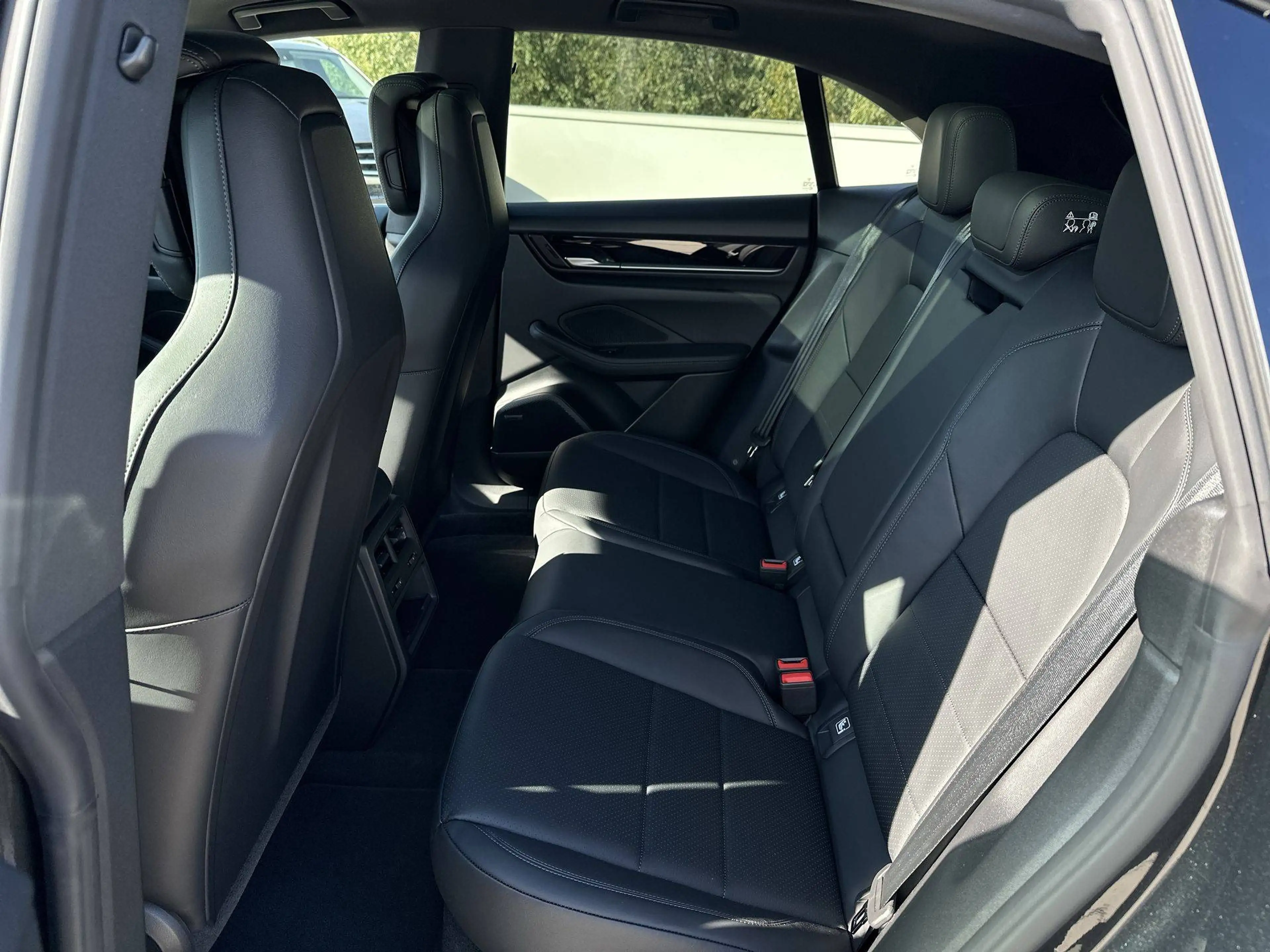 Porsche Macan ELECTRIC Pano Dak Lederpakket 21" Bose — photo 11