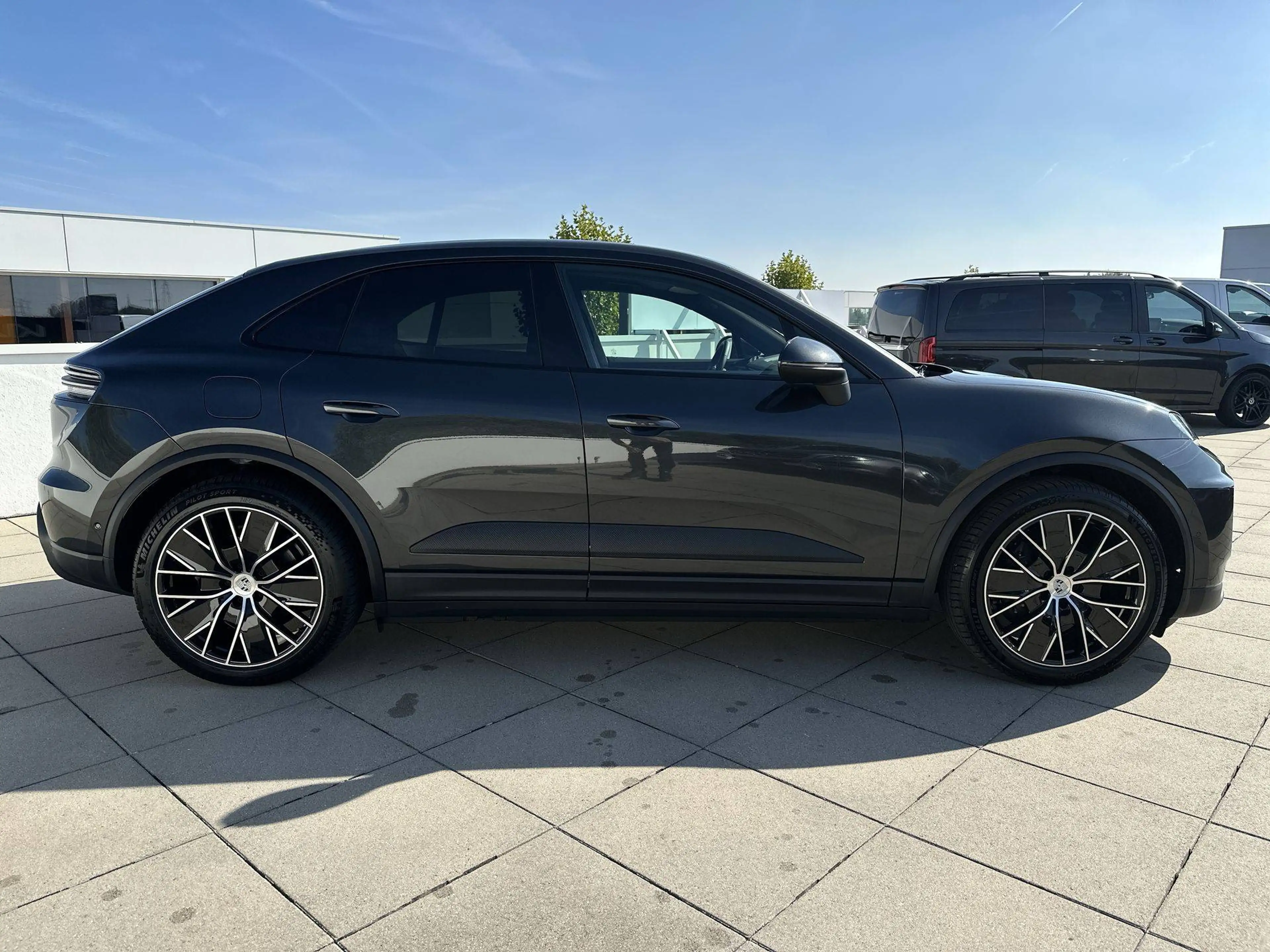 Porsche Macan ELECTRIC Pano Dak Lederpakket 21" Bose — photo 4