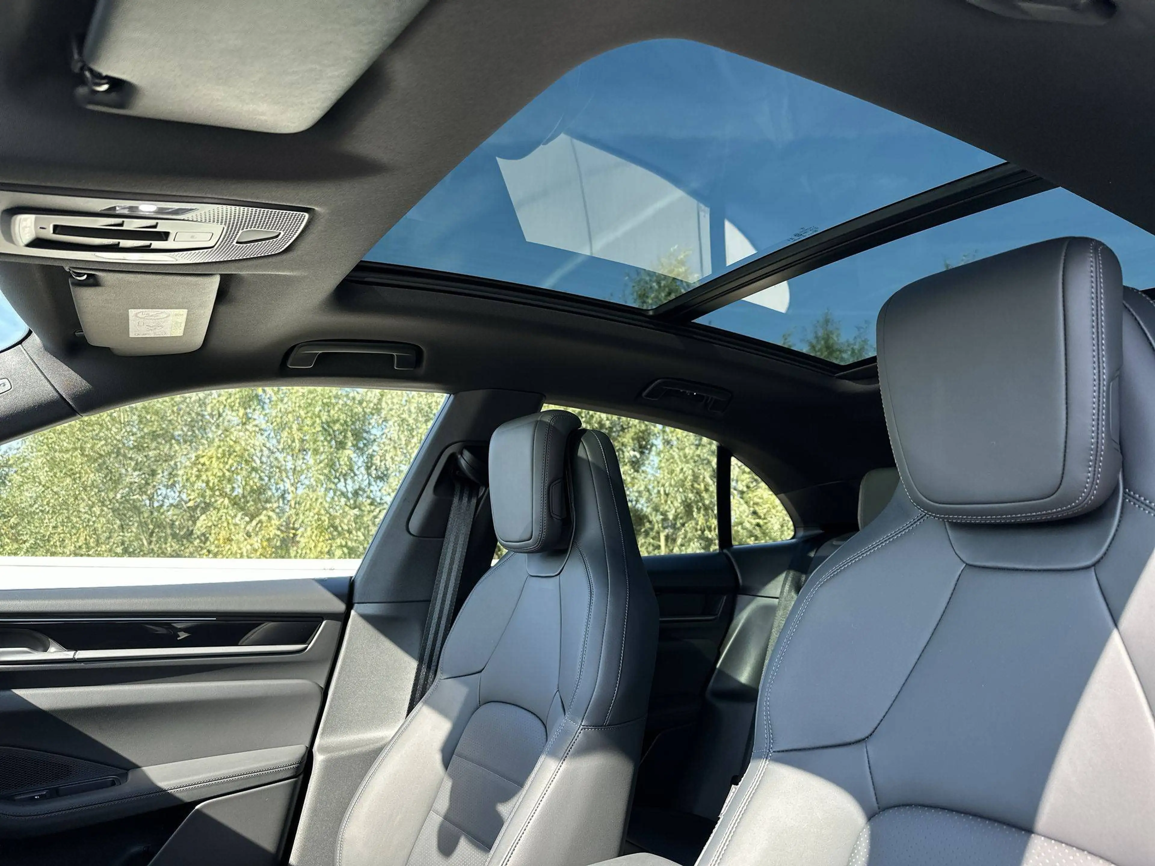 Porsche Macan ELECTRIC Pano Dak Lederpakket 21" Bose — photo 12